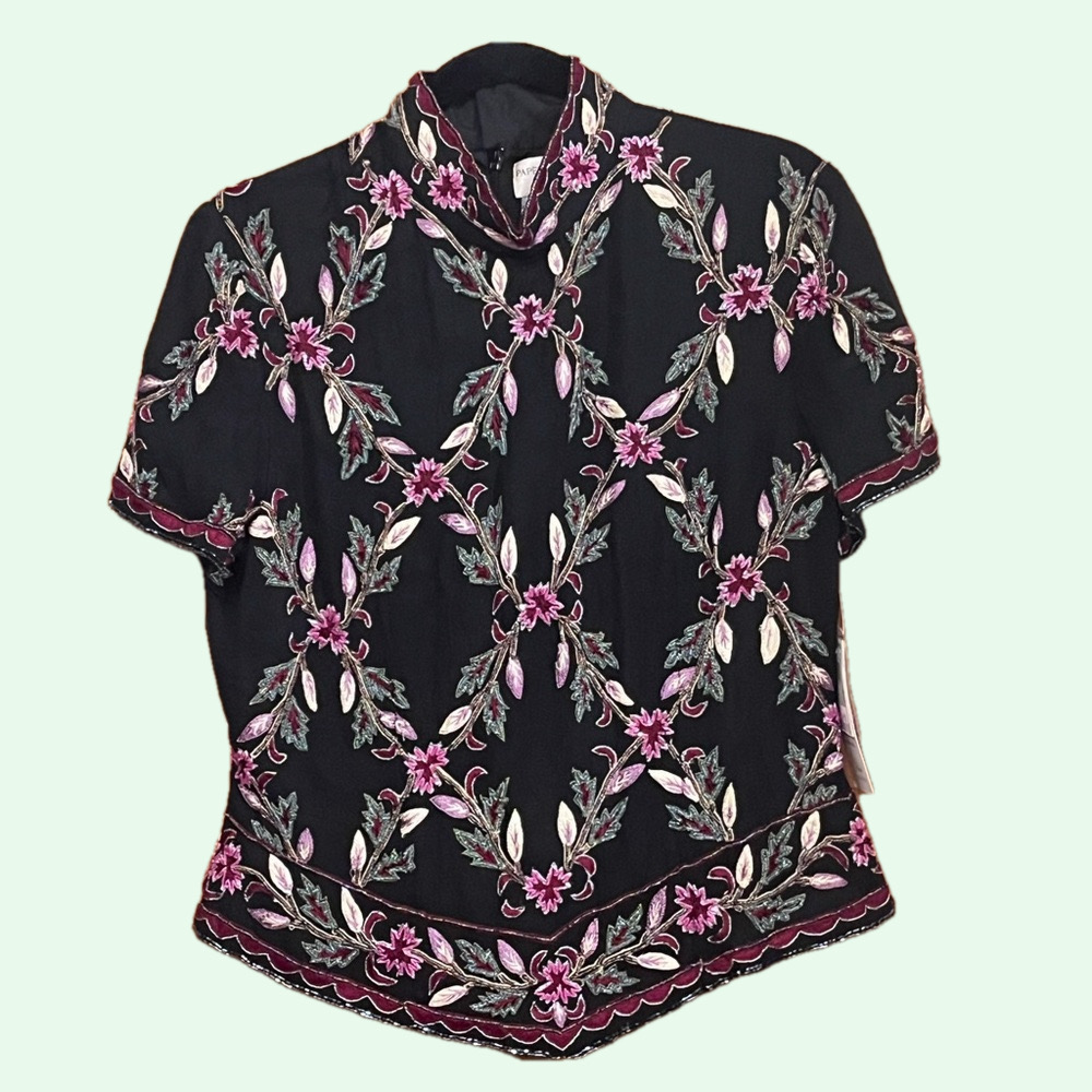 Papel  Boutique Floral Elegant Top. Asian Vibe. NWT size L